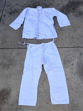 White Karate Martial Arts Uniform Gi – Adult – Halloween Costume